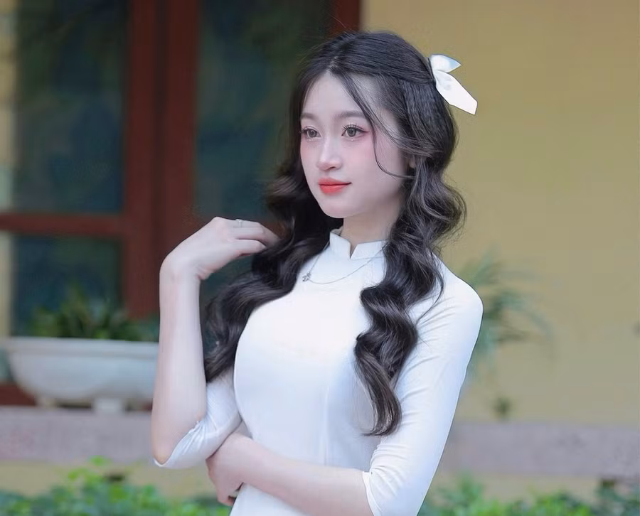 Nguyễn Thị Việt An thủ khoa đầu vào ngành ngôn ngữ Trung, Trường ĐH Ngoại Ngữ Đà Nẵng. Ảnh NVCC.