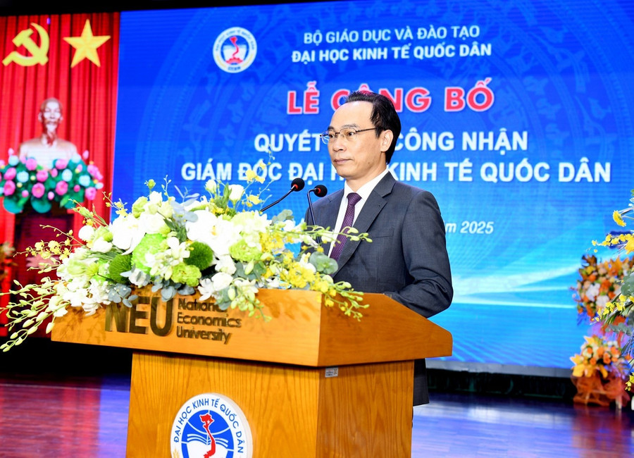 Thứ trưởng Bộ GD&ĐT Hoàng Minh Sơn phát biểu. son-2.jpg