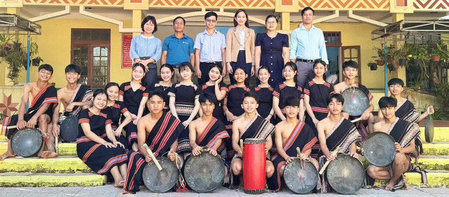 Câu lạc bộ Cồng chiêng. chieng-2.jpg