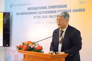 Ông Weonmo Park - Giám đốc Văn phòng Thông tin và nghiên cứu - ICHCAP (Trung tâm Thông tin và Mạng lưới Di sản Văn hóa Phi vật thể Quốc tế tại khu vực Châu Á - Thái Bình Dương, UNESCO) tại hội thảo.