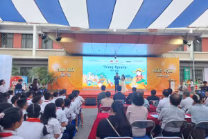 Toàn cảnh lễ phát động.