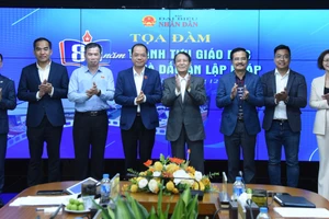 Các đại biểu tại tòa đàm “80 năm thành tựu giáo dục và dấu ấn lập pháp”. Ảnh: ĐBND.