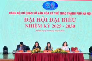 Các thành viên chủ tọa Đại hội.