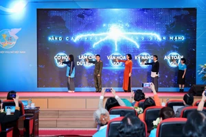 Phát động chiến dịch truyền thông nâng cao nhận thức của phụ nữ trên không gian mạng.