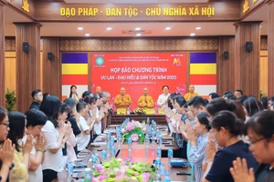 Quang cảnh buổi họp báo.