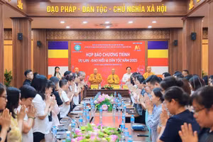 Quang cảnh buổi họp báo.