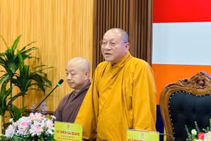 Hòa thượng Thích Gia Quang - Phó Chủ tịch Hội đồng Trị sự, Trưởng Ban Thông tin - Truyền thông Trung ương Giáo hội Phật giáo Việt Nam phát biểu tại họp báo.
