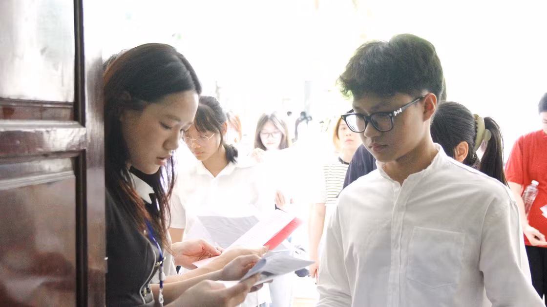 Thí sinh không nên chỉ dựa vào phổ điểm để đăng ký nguyện vọng