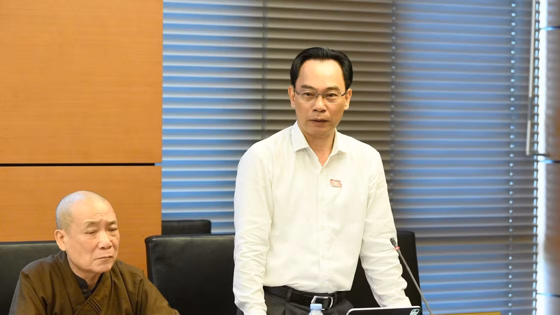 Bộ trưởng Hoàng Minh Sơn phát biểu tại phiên thảo luận tổ.