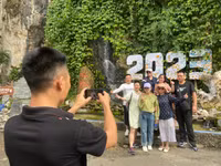 Du khách nườm nượp đến điểm du lịch nổi tiếng ở Đà Nẵng dịp lễ Quốc khánh 2/9