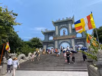 Du khách nườm nượp đến điểm du lịch nổi tiếng ở Đà Nẵng dịp lễ Quốc khánh 2/9