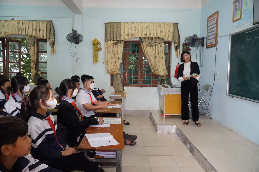Giờ học tại Trường THCS Lê Thị Bạch Cát (thị xã Cửa Lò, Nghệ An).