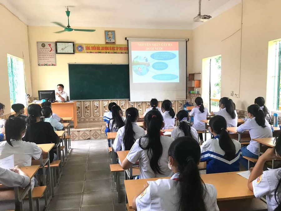 Trường THCS Cao Xá rèn học sinh lối sống lành mạnh ở cả đời thực và trên “không gian ảo”. Trường THCS Cao Xá rèn học sinh lối sống lành mạnh ở cả đời thực và trên “không gian ảo”.