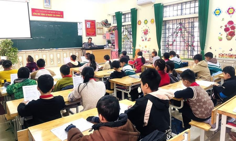 Giờ học tại Trường Tiểu học Thiện Kế A, huyện Bình Xuyên, Vĩnh Phúc. Giờ học tại Trường Tiểu học Thiện Kế A, huyện Bình Xuyên, Vĩnh Phúc.