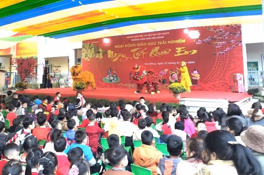 Sôi nổi trải nghiệm “Ngày Tết quê em” ở trường Mầm non Sơn Đông