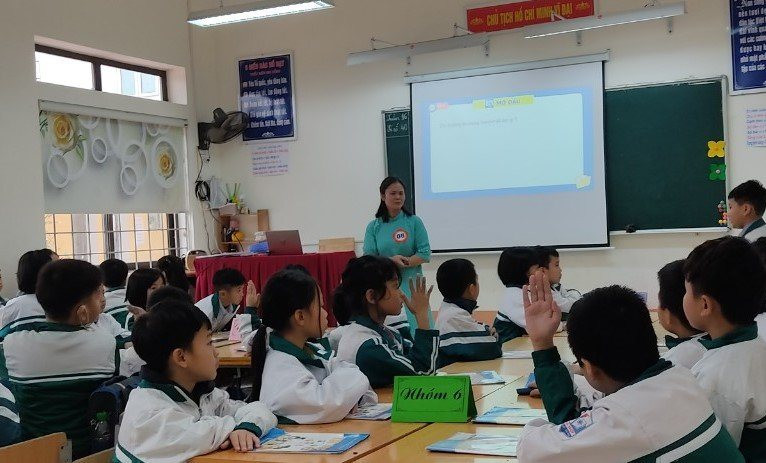 Giáo viên mong muốn Luật qui định cụ thể quyền tự chủ trong giảng dạy và giáo dục của nhà giáo. Ảnh: Trường TH Hương Canh A. Giáo viên mong muốn Luật qui định cụ thể quyền tự chủ trong giảng dạy và giáo dục của nhà giáo. Ảnh: Trường TH Hương Canh A.