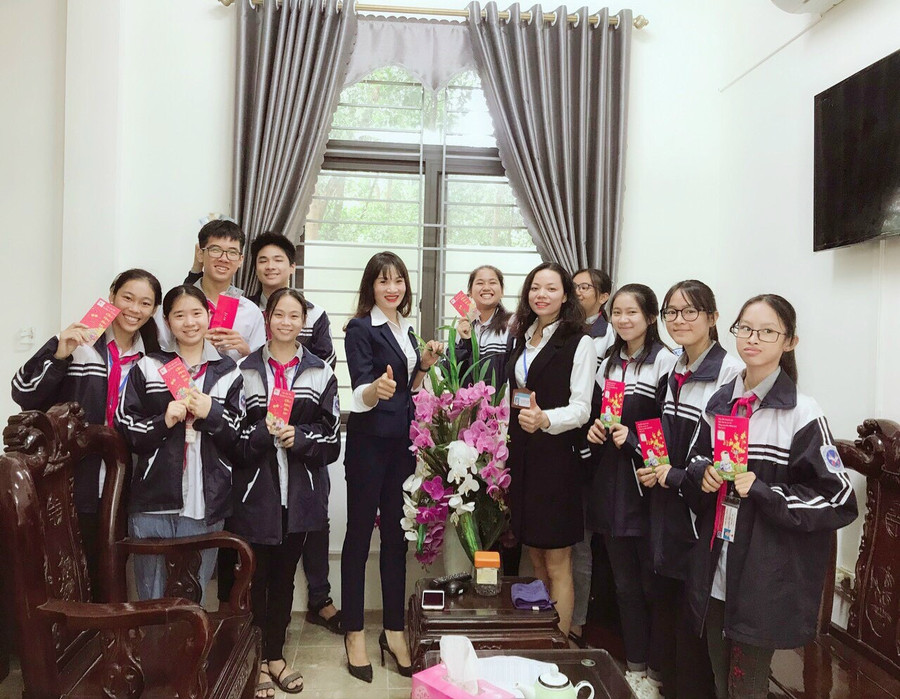 Cô giáo Nguyễn Thị Thu Phương luôn được nhà trường, học sinh đánh giá cao về chuyên môn và tâm huyết nghề.