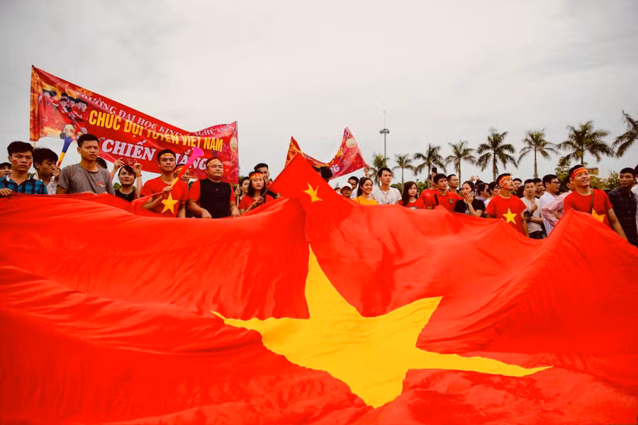 Dự kiến sẽ có hơn 10 nghìn CĐV xứ Nghệ có mặt tại Quảng trường Hồ Chí Minh để cổ vũ cho Đội tuyển quốc gia Việt Nam. Dự kiến sẽ có hơn 10 nghìn CĐV xứ Nghệ có mặt tại Quảng trường Hồ Chí Minh để cổ vũ cho Đội tuyển quốc gia Việt Nam.