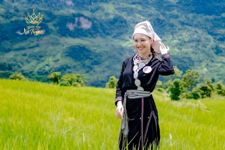 Thí sinh Vũ Phương Thảo đăng quang Người đẹp xứ Tuyên 2022. Ảnh: Ban tổ chức