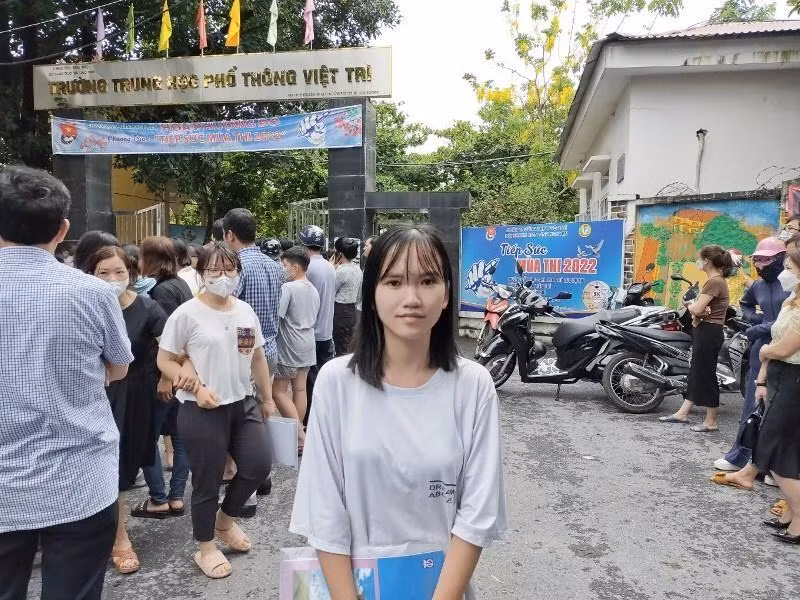 Thí sinh Hà Thị Thanh Minh thi tại điểm thi Trường THPT Việt Trì chia sẻ thông tin sau bài thi tổ hợp