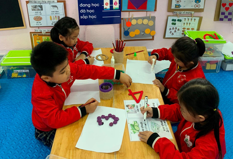 Giờ học của trẻ tại Trường MN Nhân Đạo huyện Sông Lô, Vĩnh Phúc. Giờ học của trẻ tại Trường MN Nhân Đạo huyện Sông Lô, Vĩnh Phúc.