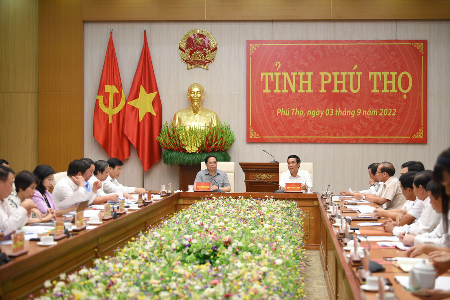 Quang cảnh buổi làm việc