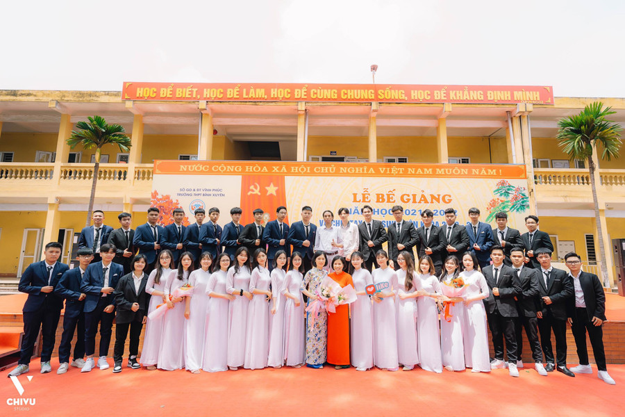 Là trường trọng điểm của huyện, những năm qua, Trường THPT Bình Xuyên không chỉ chú trọng nâng cao chất lượng giáo dục toàn diện, giáo dục mũi nhọn mà còn đặc biệt quan tâm đến công tác hướng nghiệp cho học sinh.