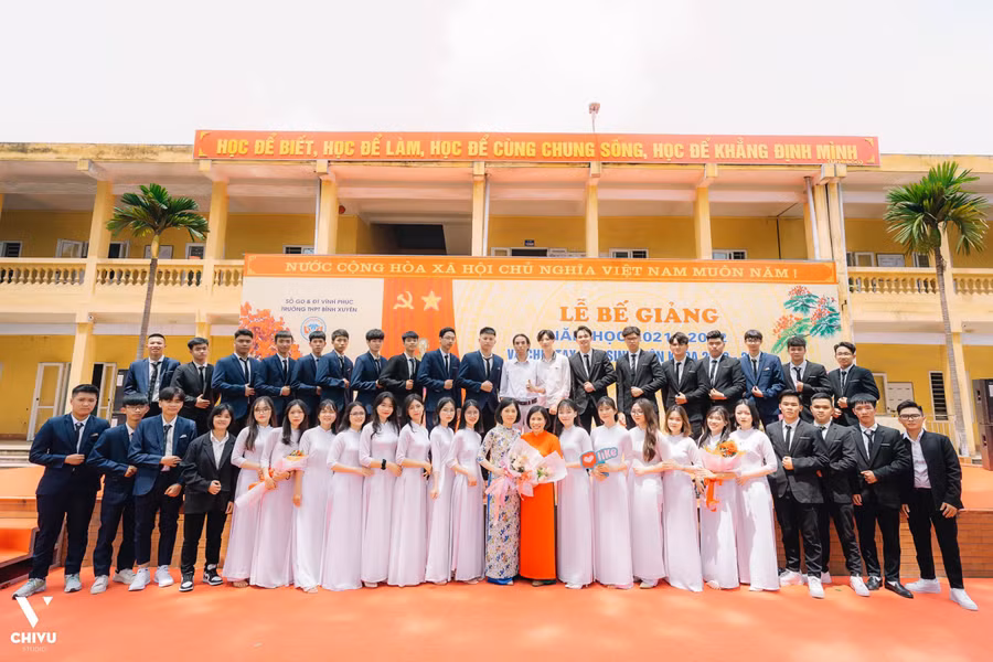 Là trường trọng điểm của huyện, những năm qua, Trường THPT Bình Xuyên không chỉ chú trọng nâng cao chất lượng giáo dục toàn diện, giáo dục mũi nhọn mà còn đặc biệt quan tâm đến công tác hướng nghiệp cho học sinh.