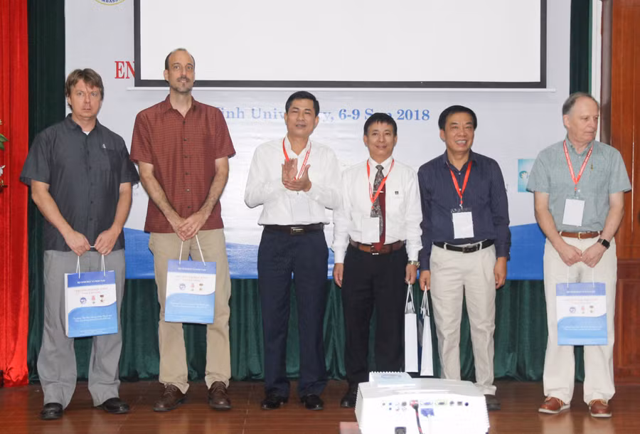 Các diễn giả tham gia hội thảo