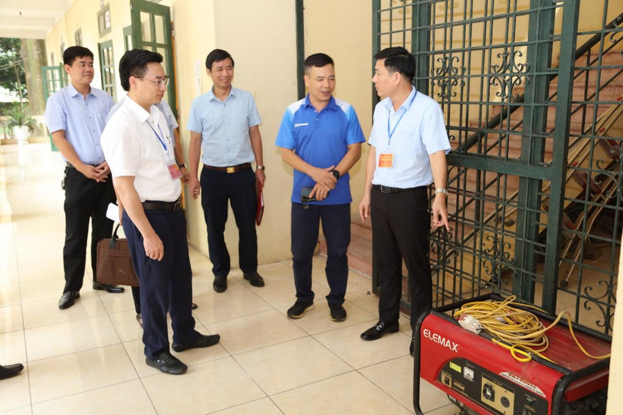 Các điểm thi đã chuẩn bị sẵn máy phát điện và cách sử dụng khi cần thiết Các điểm thi đã chuẩn bị sẵn máy phát điện và cách sử dụng khi cần thiết