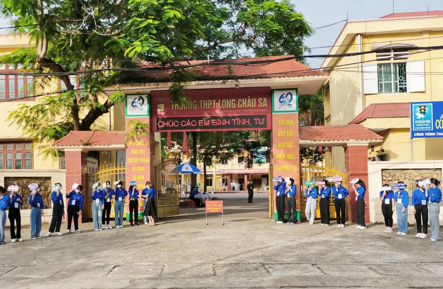 Điểm thi Trường THPT Long Châu Sa. Điểm thi Trường THPT Long Châu Sa.