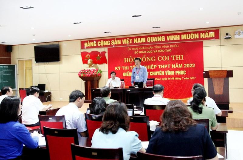 Thứ trưởng Nguyễn Hữu Độ kiểm tra tại Trường THPT Chuyên Vĩnh Phúc và làm việc với Hiệu trưởng các trường THPT trên địa bàn tỉnh Thứ trưởng Nguyễn Hữu Độ kiểm tra tại Trường THPT Chuyên Vĩnh Phúc và làm việc với Hiệu trưởng các trường THPT trên địa bàn tỉnh