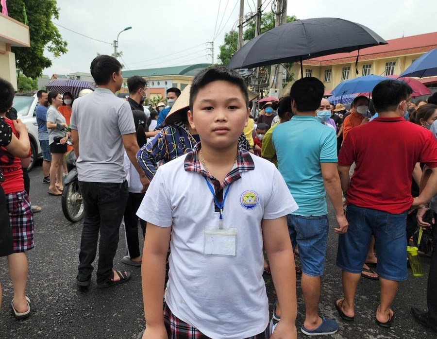 Em Phạm Đình Hải Đăng tự tin sau khi làm bài kiểm tra Em Phạm Đình Hải Đăng tự tin sau khi làm bài kiểm tra