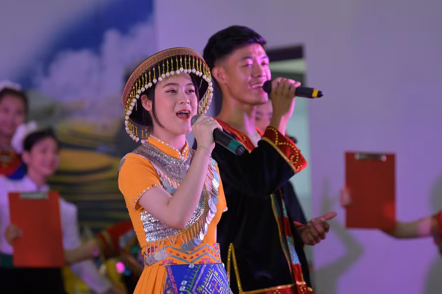 Tiết mục văn nghệ chào đón năm học mới.