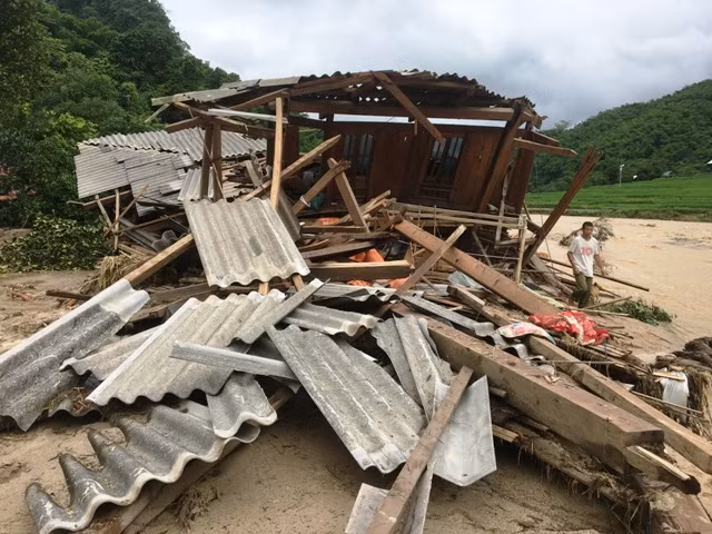 Những gì còn sót lại của một hộ dân