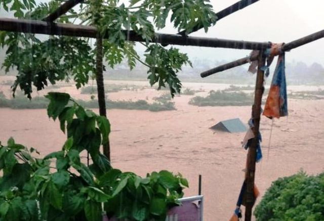 Lũ đã khiến cả ngôi nhà của người dân bị cuốn trôi