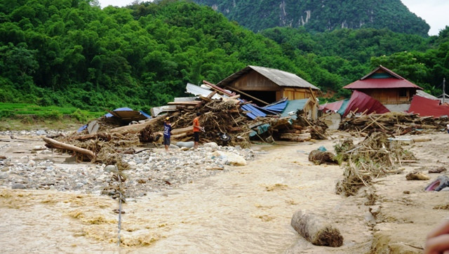 Lũ tràn qua, bản Sa Ná gần như bị xóa sổ