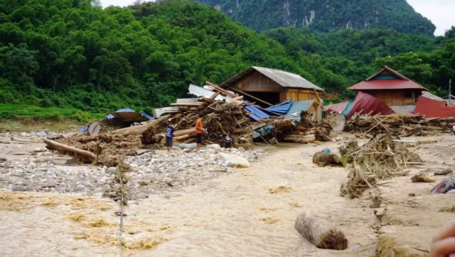 Lũ tràn qua, bản Sa Ná gần như bị xóa sổ