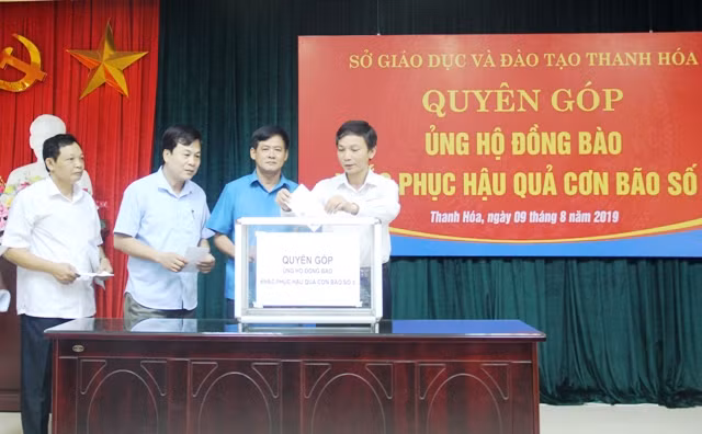 Sở GD&ĐT Thanh Hóa tổ chức phát động quyên góp hỗ trợ đồng bào lũ lụt.