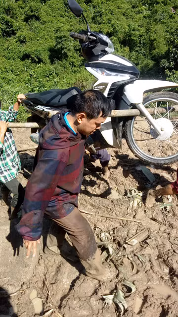 Nếu không có sức khỏe, lòng yêu nghề và tình thương học trò, có lẽ nhiều người đã ...buông bỏ