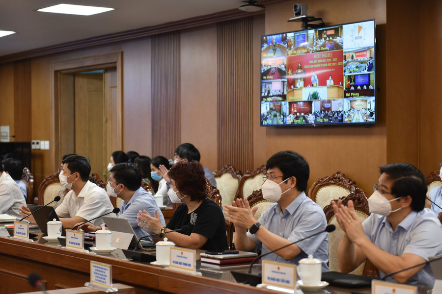 Các đại biểu tham dự hội nghị tại điểm cầu Bộ GD&amp;ĐT. Ảnh: Thế Đại