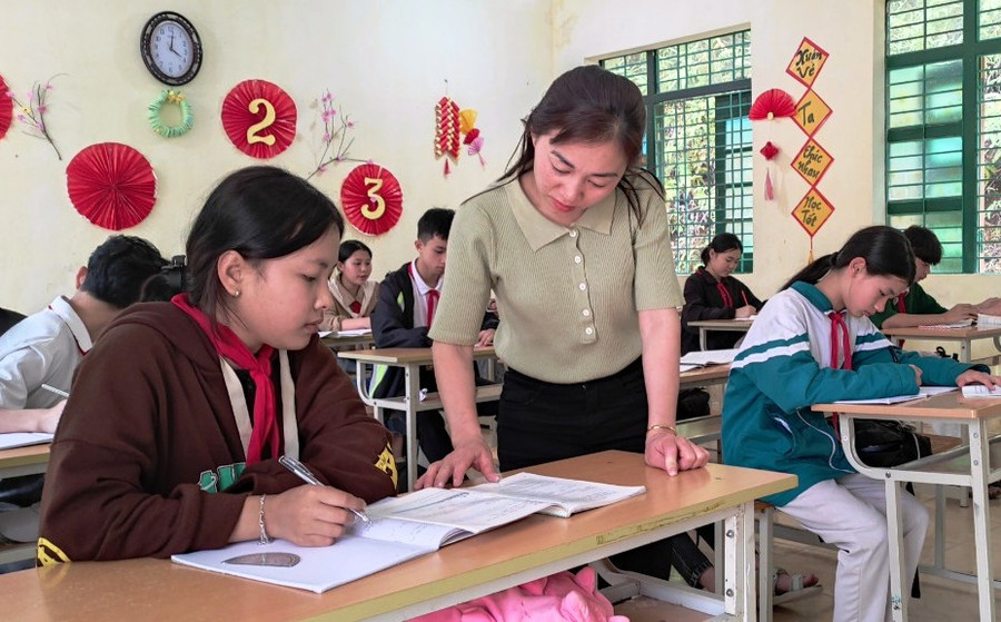 Giờ ôn tập của học sinh Trường TH&THCS Sơn Lư, thị trấn Sơn Lư (Quan Sơn, Thanh Hóa). Ảnh: Thế Lượng. Giờ ôn tập của học sinh Trường TH&THCS Sơn Lư, thị trấn Sơn Lư (Quan Sơn, Thanh Hóa). Ảnh: Thế Lượng.