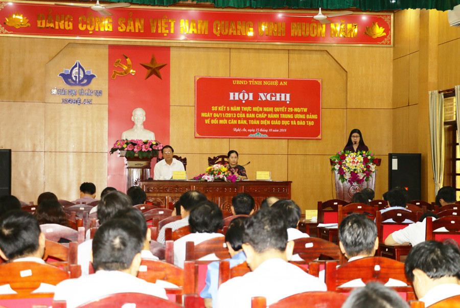Hội nghị sơ kết 5 năm thực hiện Nghị quyết 29 về Đổi mới căn bản toàn diện giáo dục và đào tạo tại Nghệ An