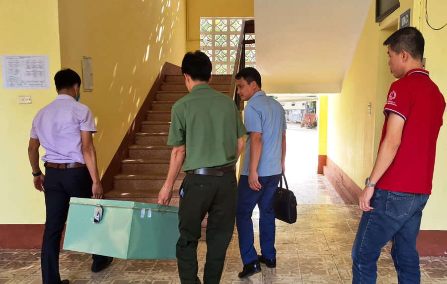 Đề thi đã về các điểm thi ở Thanh Hóa tuyệt đối an toàn ảnh 6 Đề thi đã về các điểm thi ở Thanh Hóa tuyệt đối an toàn ảnh 6