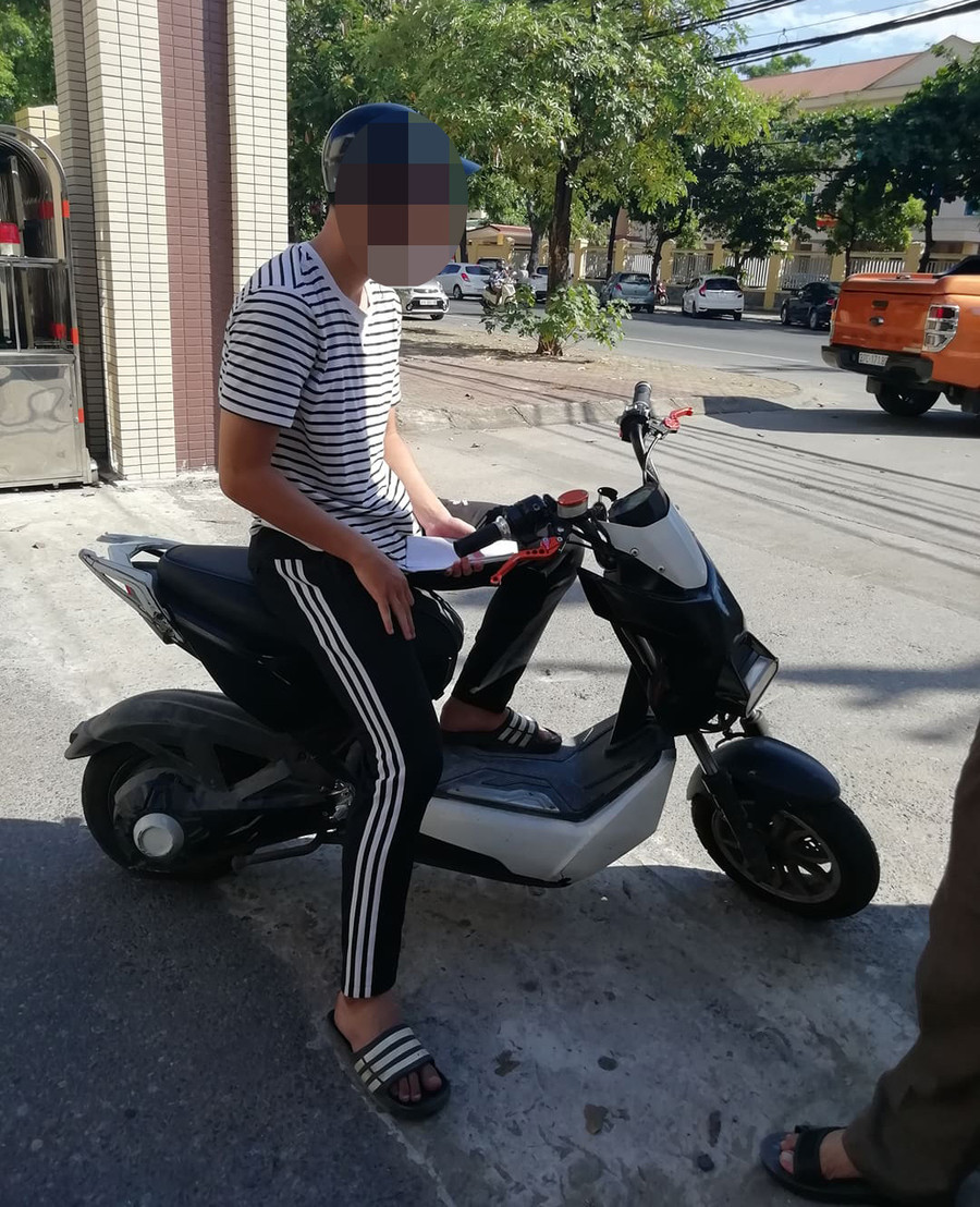 Thí sinh Phạm C.C bị lỡ kỳ thi THPT quốc gia 2019 do đến muộn môn Ngữ văn Thí sinh Phạm C.C bị lỡ kỳ thi THPT quốc gia 2019 do đến muộn môn Ngữ văn