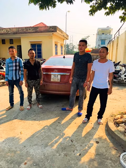 Các đối tượng tấn công Chủ tịch UBND xã Định Liên. Các đối tượng tấn công Chủ tịch UBND xã Định Liên.