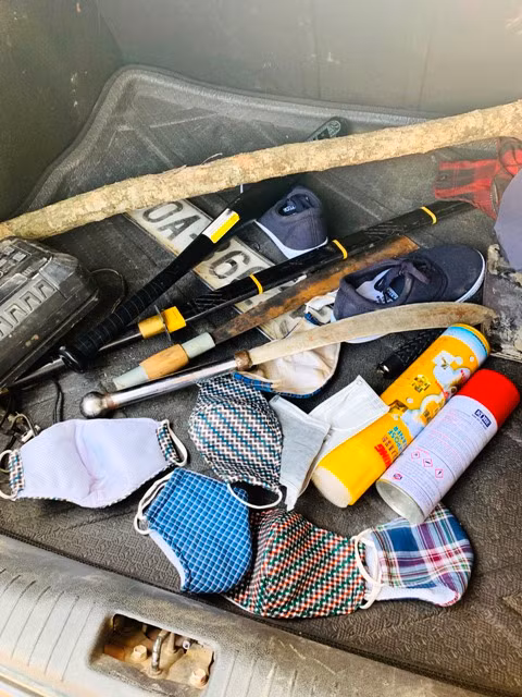 Hung khí gây án của nhóm côn đồ Hung khí gây án của nhóm côn đồ