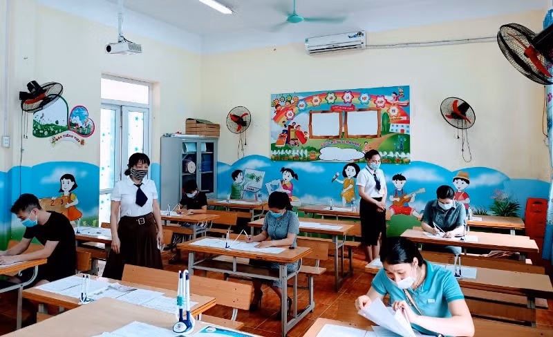 Trường Tiểu học Ngô Quyền hướng dẫn phụ huynh ghi hồ sơ nhập học cho học sinh vào lớp 1