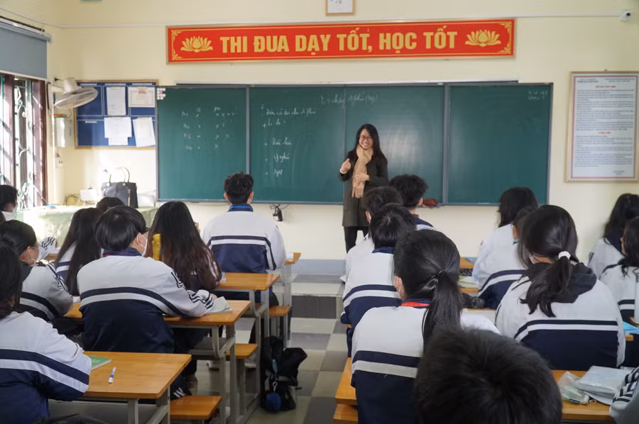 Giờ học môn Ngữ văn của cô trò Trường THPT Lê Viết Thuật, TP Vinh, Nghệ An. Ảnh: Hồ Lài.