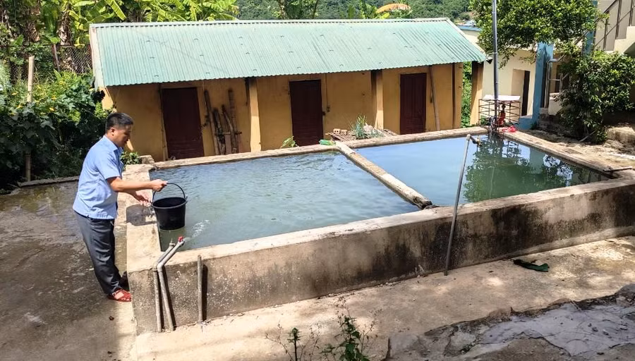 Hệ thống nước sinh hoạt phục vụ học sinh trong Làng.